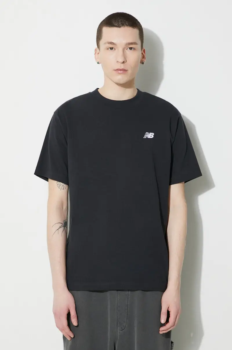 New Balance T-shirt Uomo Nero 2253238