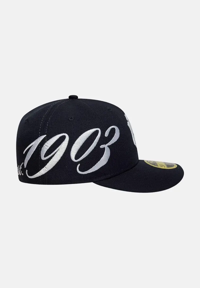 Cappello con visiera 59FIFTY Fitted Low Profile New York Yankees MLB Est Script blu da uomo miniatura 2