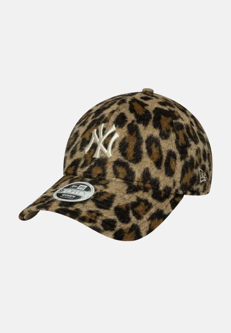 Cappello con visiera 9FORTY New York Yankees MLB Cosy Animal Leopard beige da donna