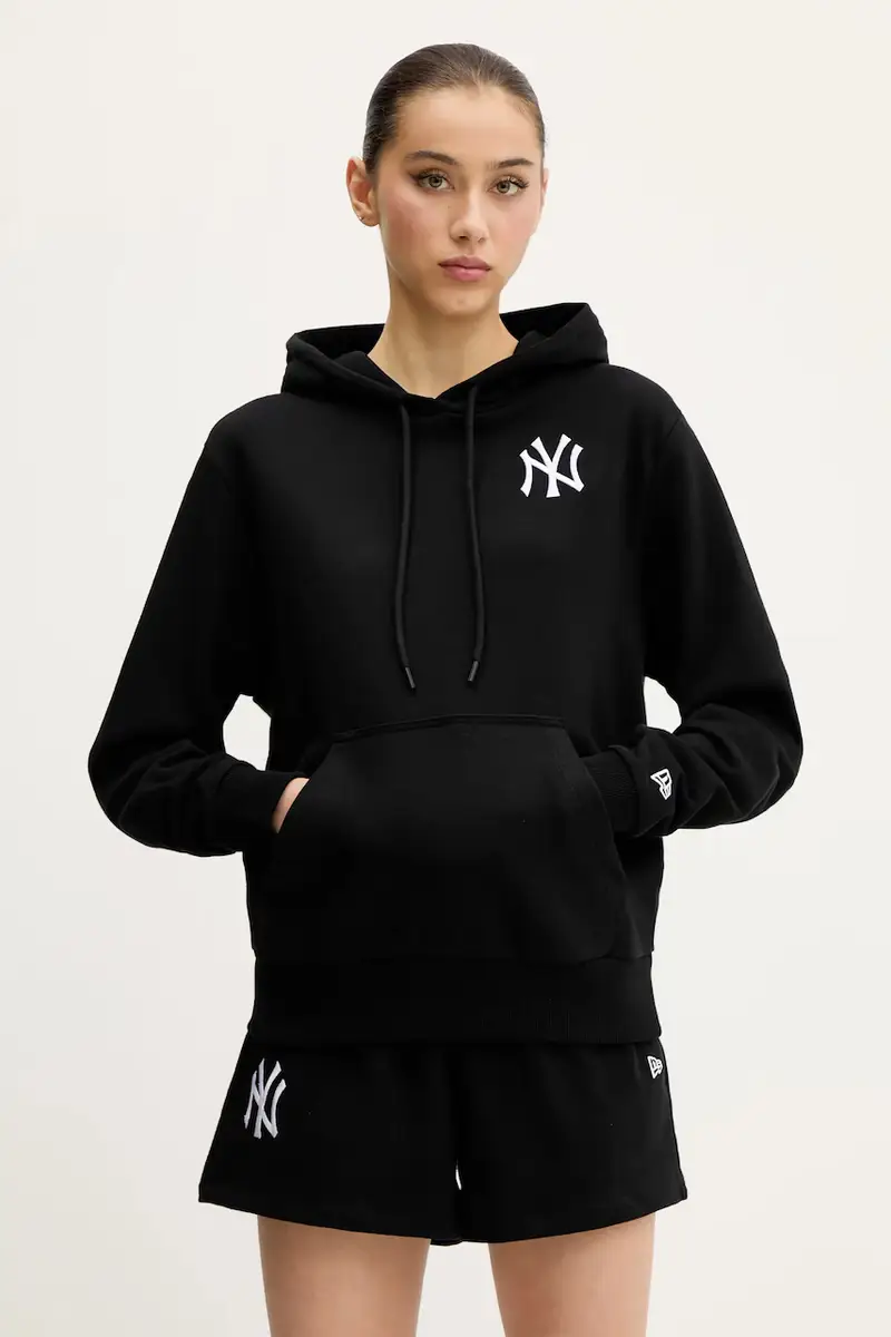 felpa colore nero con cappuccio con applicazione 60564904