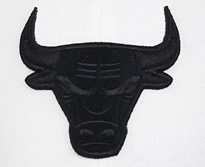 New Era Milwaukee Bucks Black Base 9Forty Snapback Cap, Bulls-bianco, Taglia unica miniatura 3