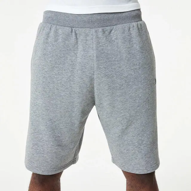 Pantaloncini New Era Essentls Short. Grigio. Uomini | New Era
