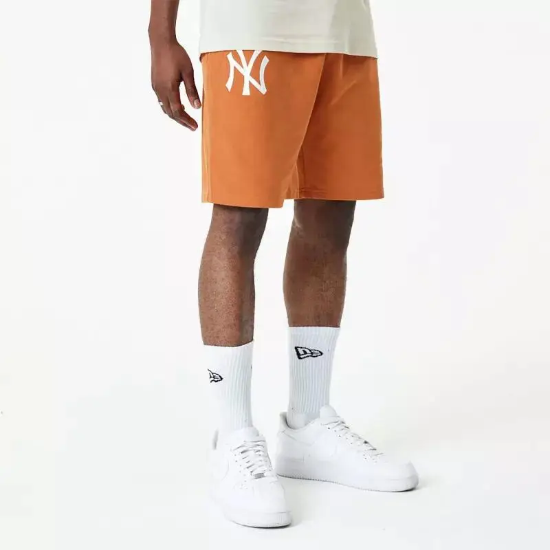 Pantaloni Corti New Era League Essentials Shorts Neyyan Stfwhi Adulto | New Era Marrone