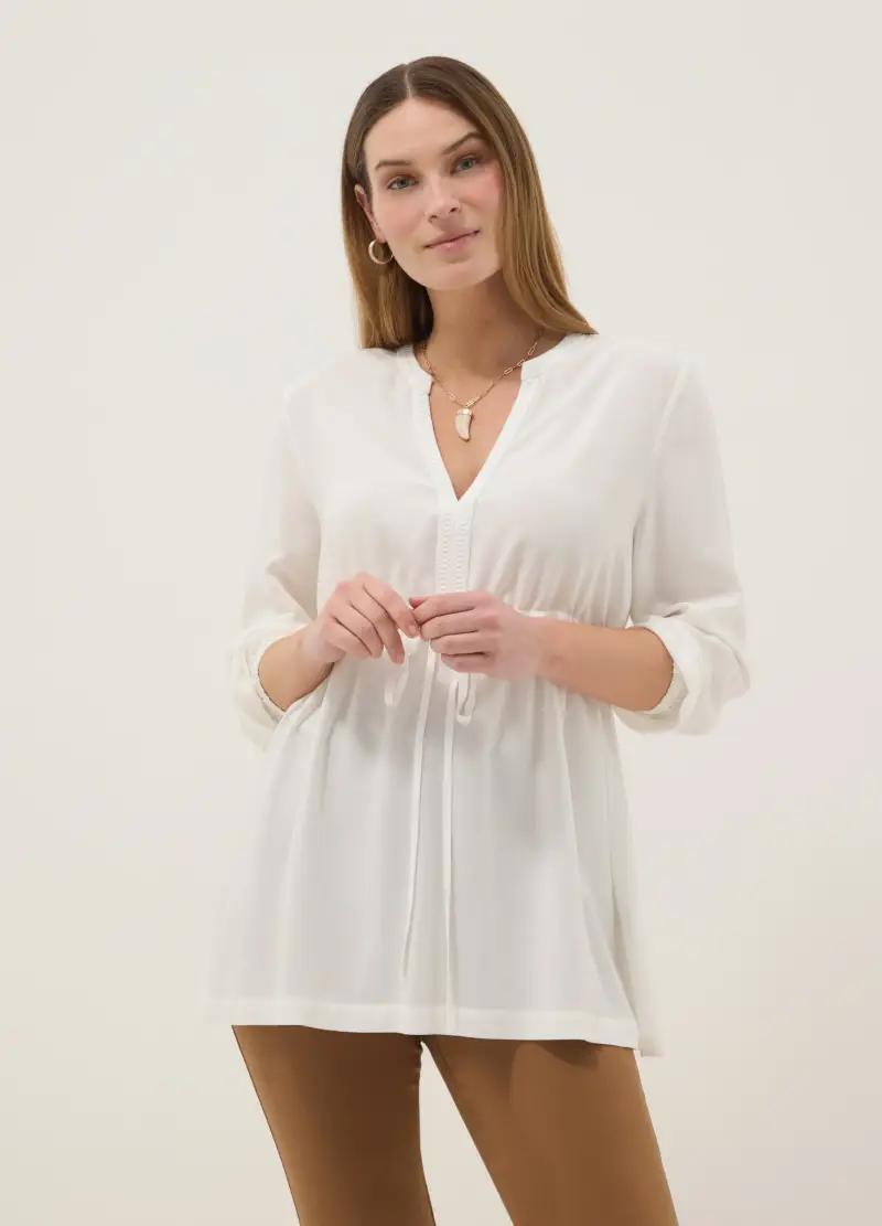 Blusa Bianca Premaman In Pura Viscosa Con Collo Alla Coreana, Donna, Bianco miniatura 2