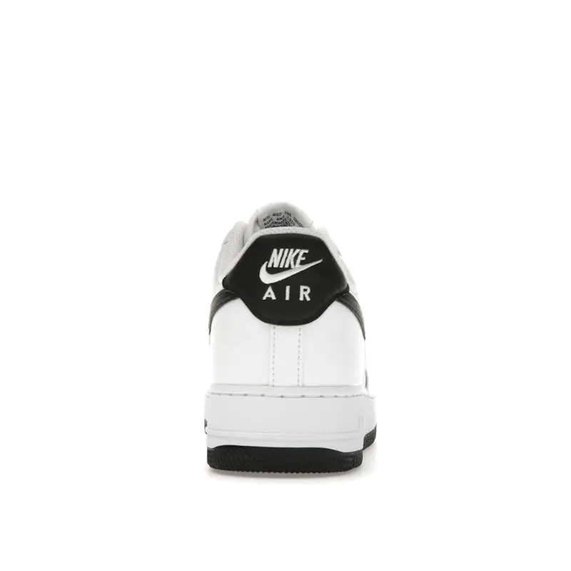 Nike Sneakers Uomo Air Force 1 07 Bianco e Nero miniatura 3
