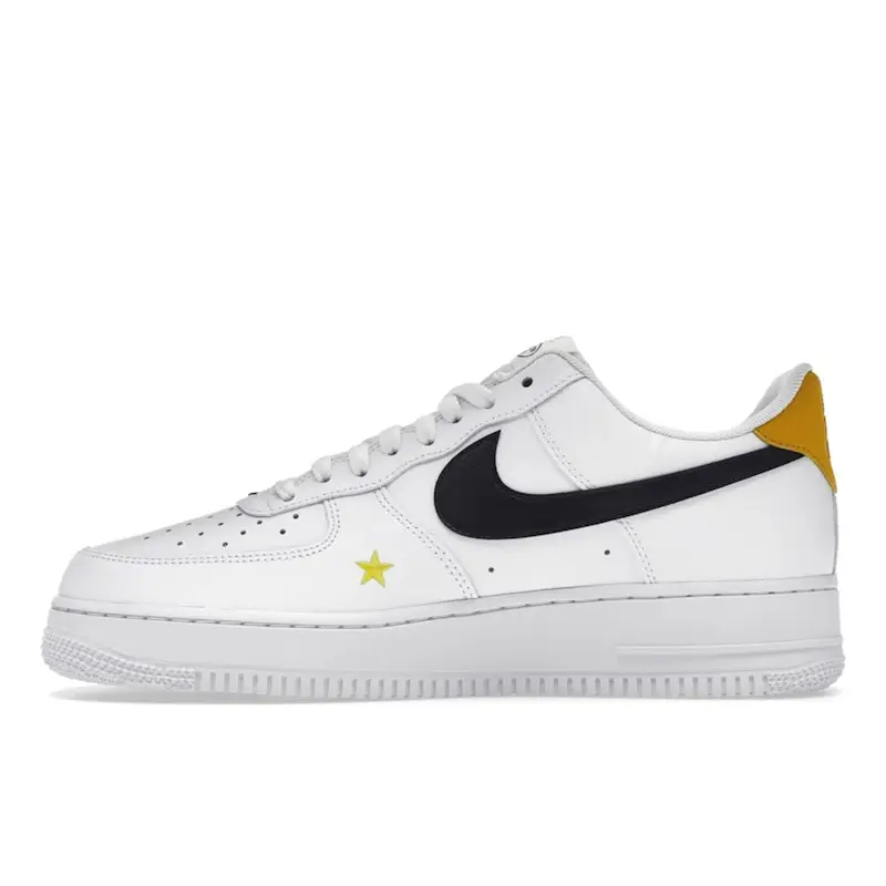 Air Force 1 07 LV8 2 Have A Nike Day Sneakers da Uomo Bianco Nero Giallo Scuro DM0118-100 47.5 miniatura 2
