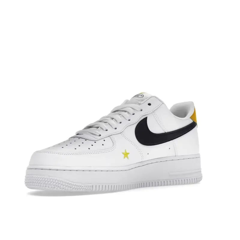 Air Force 1 07 LV8 2 Have A Nike Day Sneakers da Uomo Bianco Nero Giallo Scuro DM0118-100 47.5 miniatura 5