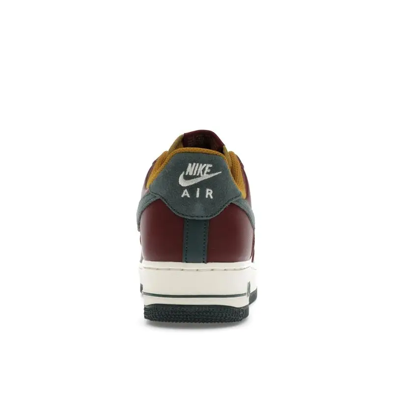 Air Force 1 07 LV8 Dark Team Red Vintage Green Men Sneakers Coconut-Milk Bronzine HQ3612-113 44 miniatura 2