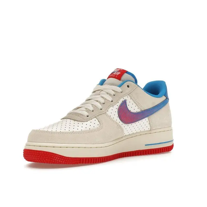 Air Force 1 07 LV8 Pacchetto Harlem Globetrotters Sneakers Unisex Crema Latte di Cocco Vela HQ3618-113 41 miniatura 3