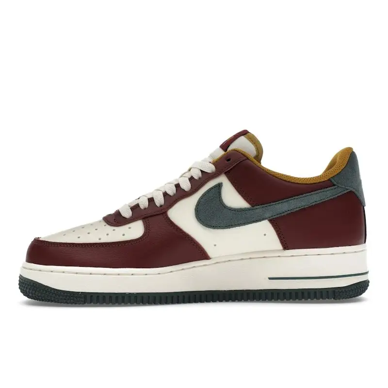 Air Force 1 07 LV8 Rosso Scuro Team Verde Vintage Sneakers da Uomo Latte di Cocco Bronzino HQ3612-113 42 5 miniatura 5