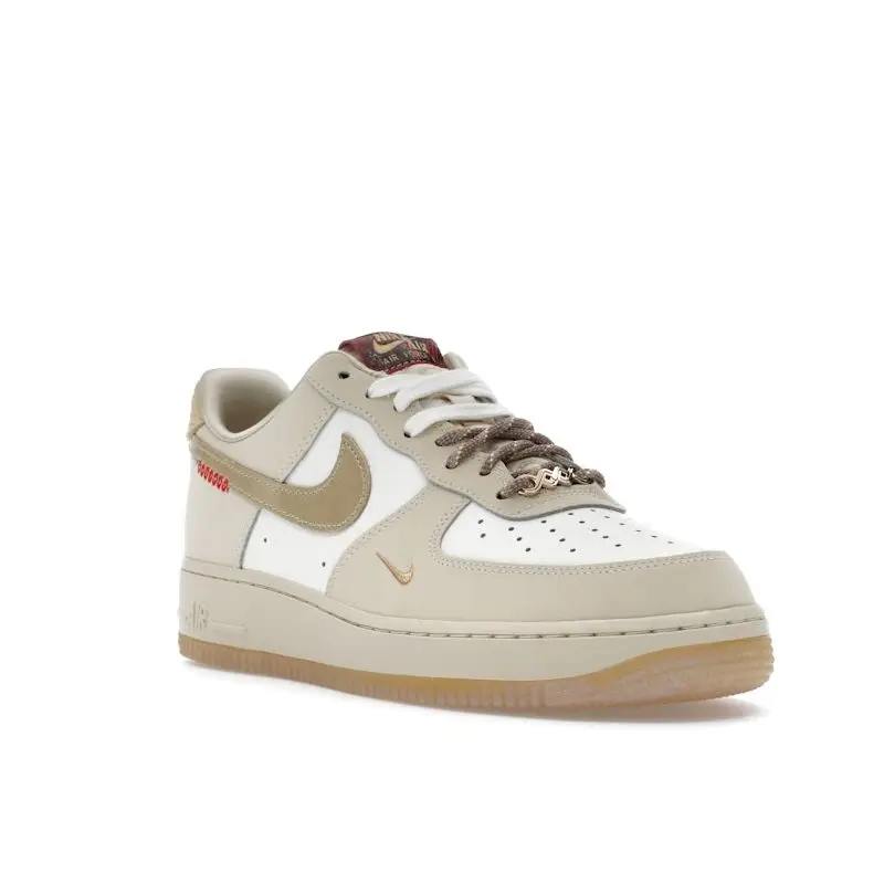 Air Force 1 07 LX Anno del Serpente Sneakers da Donna Tan Sail Light-Khaki HV5990-172 41 miniatura 3