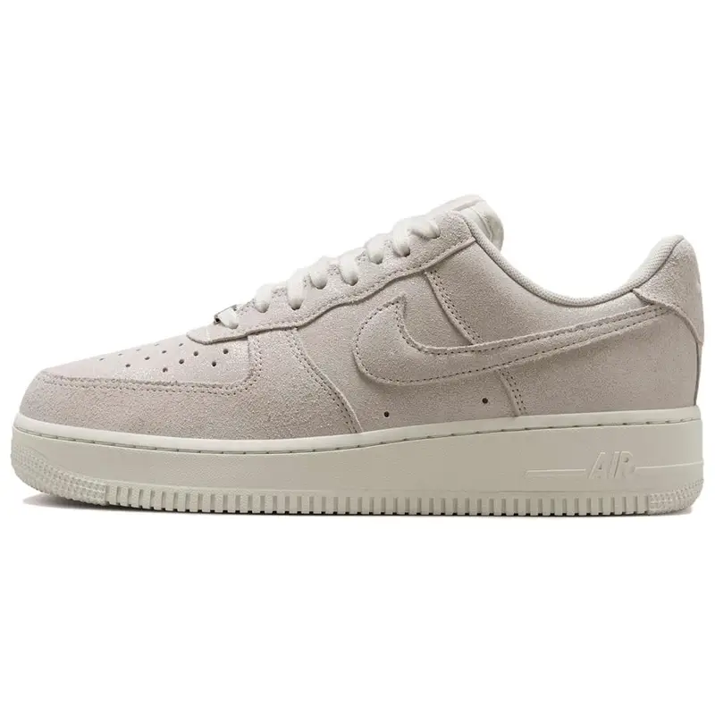 Air Force 1 07 SE Vela Scamosciato Glitterato Scarpe da Ginnastica da Donna Grigio Bianco Rosso Squadra HQ3499-100 42 5