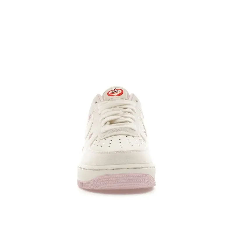 Air Force 1 Low Valentines Day 2025 Women Sneakers Cream Sail Pink-Foam HV5992-111 42 miniatura 4