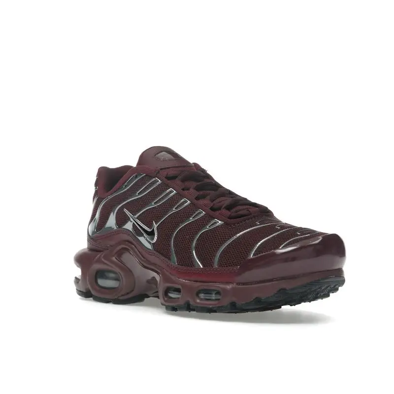 Air Max Plus SE Bordo Notte Argento Cromato Sneakers da Donna Rosso Rosso Scuro Team Rosso Argento Metallizzato HJ9743-600 37 5 miniatura 2