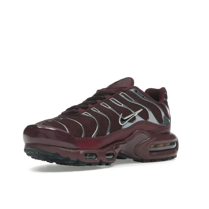 Air Max Plus SE Bordo Notte Argento Cromato Sneakers da Donna Rosso Rosso Scuro Team Rosso Argento Metallizzato HJ9743-600 37 5 miniatura 4
