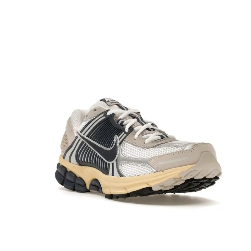 Air Zoom Vomero 5 Since 72 Sneakers Unisex Bianco Blu Tuono Crema HF4259-100 45 miniatura 2