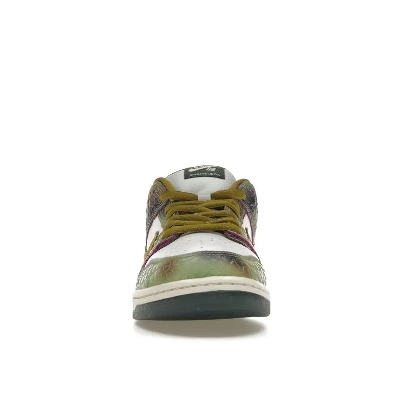 Alexis Sablone x Nike Dunk Low SB Camaleonte Sneakers da Uomo Verde Verde Petrolio Muschio del Deserto HJ3386-300 44 5 miniatura 4