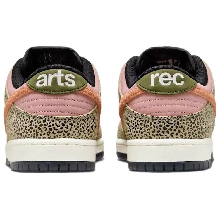 Arts-Rec x Nike Dunk Low SB Per Uso Ricreativo Sneakers Unisex Multicolor Kaki Marrone Ambrato IH3211-200 40 miniatura 2