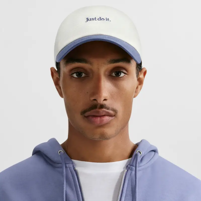 Cappellino Nike Club Beige