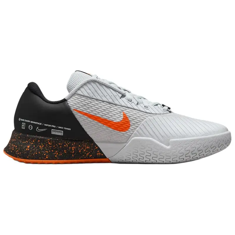 Court Air Zoom Vapor Pro 2 Premium HC Pacchetto Torneo NYC Sneakers da Uomo Grigio Platino Puro Ipercrimson FQ7719-002 43 miniatura 5