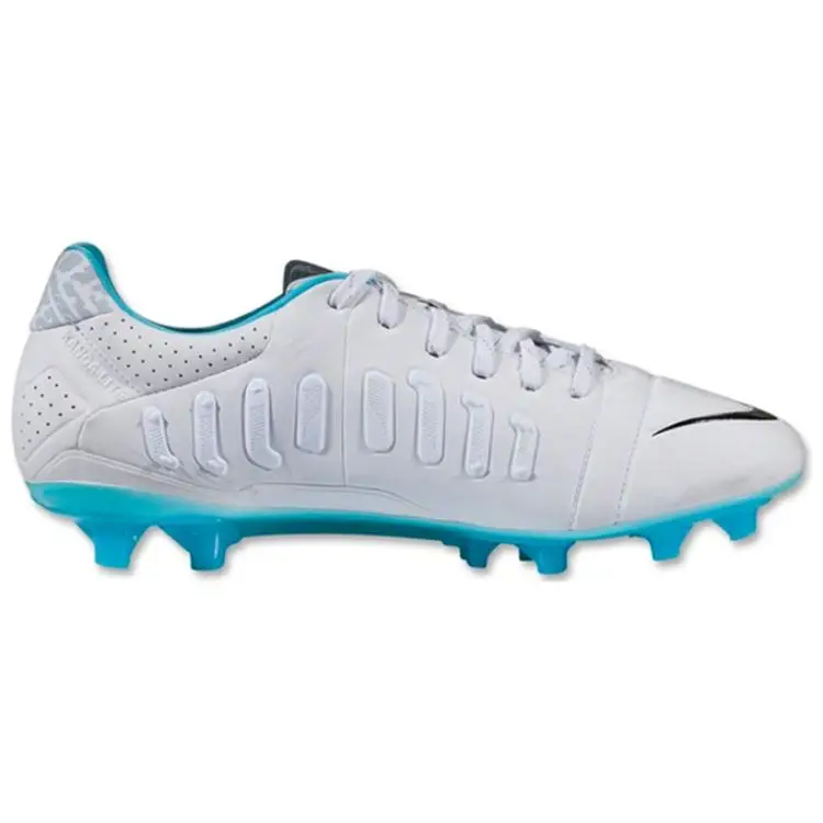 Ctr360 Maestri 3 Scarpe da Calcio Comode Morbide per Erba Naturale Antiscivolo Resistenti all Usura Scarpe da Calcio Unisex Bianco Nero Blu 631423-104 41 miniatura 3