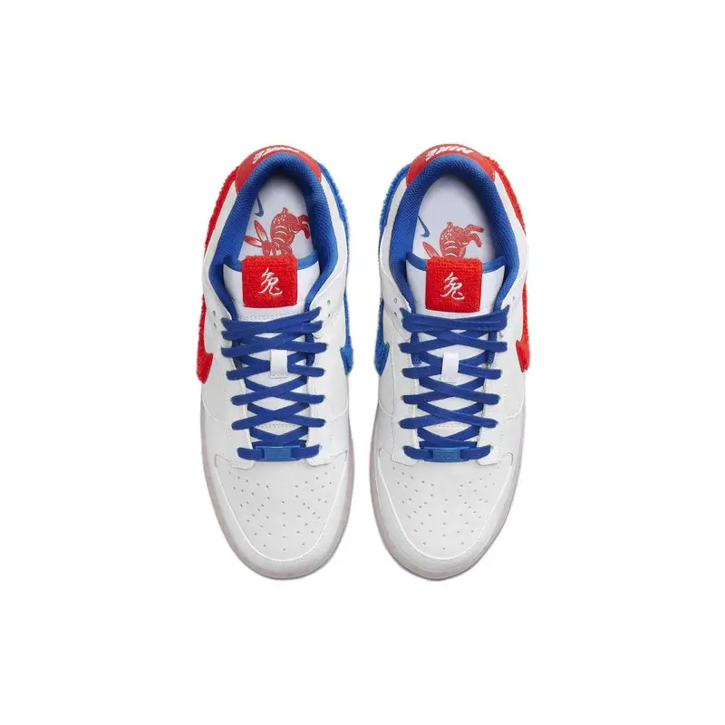 Dunk Low Anno del Coniglio - Caramella Coniglio Bianco Sneakers Unisex Crimson Varsity-Royal Sail FD4203-161 37 5 miniatura 4