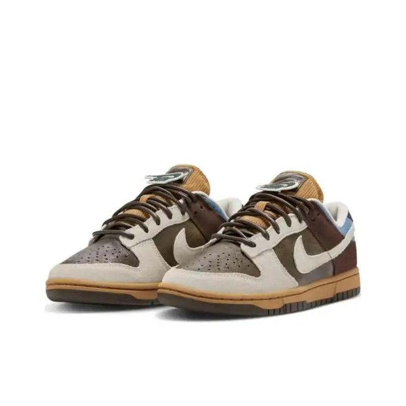 Dunk Low Love & Peace Sneakers da Donna Marrone HQ3459-212 38 5 miniatura 3