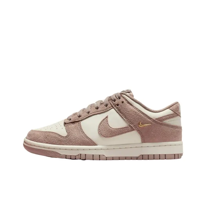Dunk Low Malt Mini Swoosh Sneakers da Donna Marrone Vela Oro Metallizzato IB4417-105 39