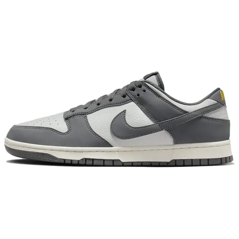 Nike Sneakers Uomo Dunk Low Next Nature Grigio e Bianco