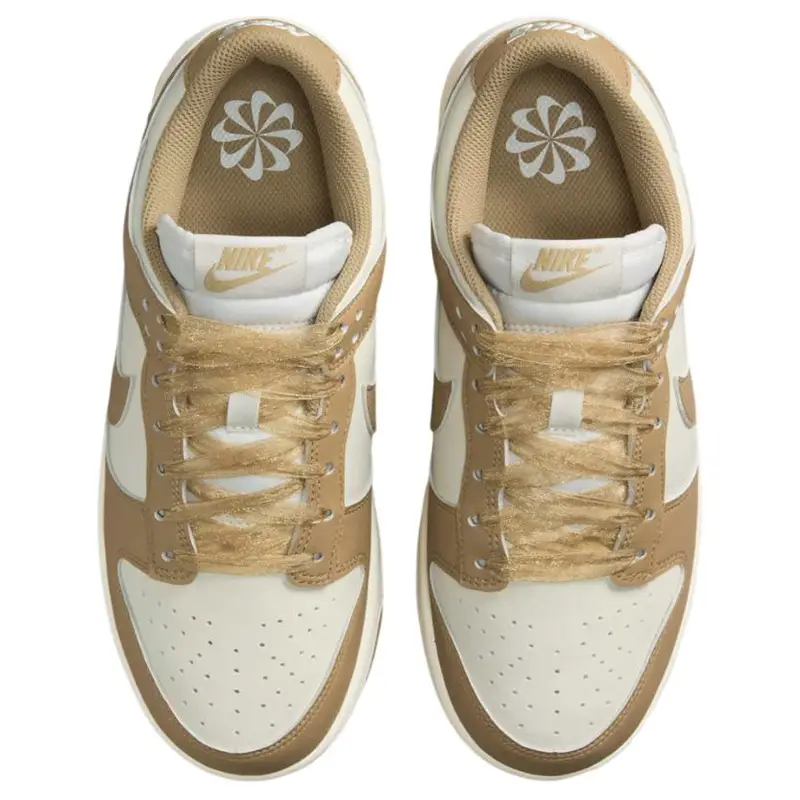 Dunk Low Next Nature Sheer Lace Pack - Parachute Beige Sneakers da Donna Crema Vela IB7311-101 36 5 miniatura 3