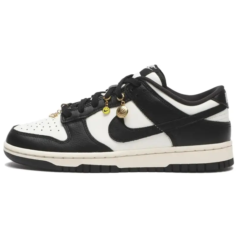 Dunk Low Pacchetto Charm Ciliegia - Panda Sneakers da Donna Nero Bianco HQ7487-100 38