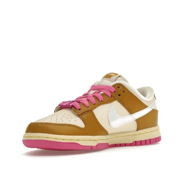 Dunk Low SE Dance Pack - Sneakers da Donna Rosa Bronzo Marrone Rosa Giocoso-Rosa Alabastro FD8683-700 36 5 miniatura 3