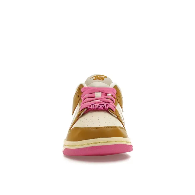 Dunk Low SE Dance Pack - Sneakers da Donna Rosa Bronzo Marrone Rosa Giocoso-Rosa Alabastro FD8683-700 36 miniatura 2