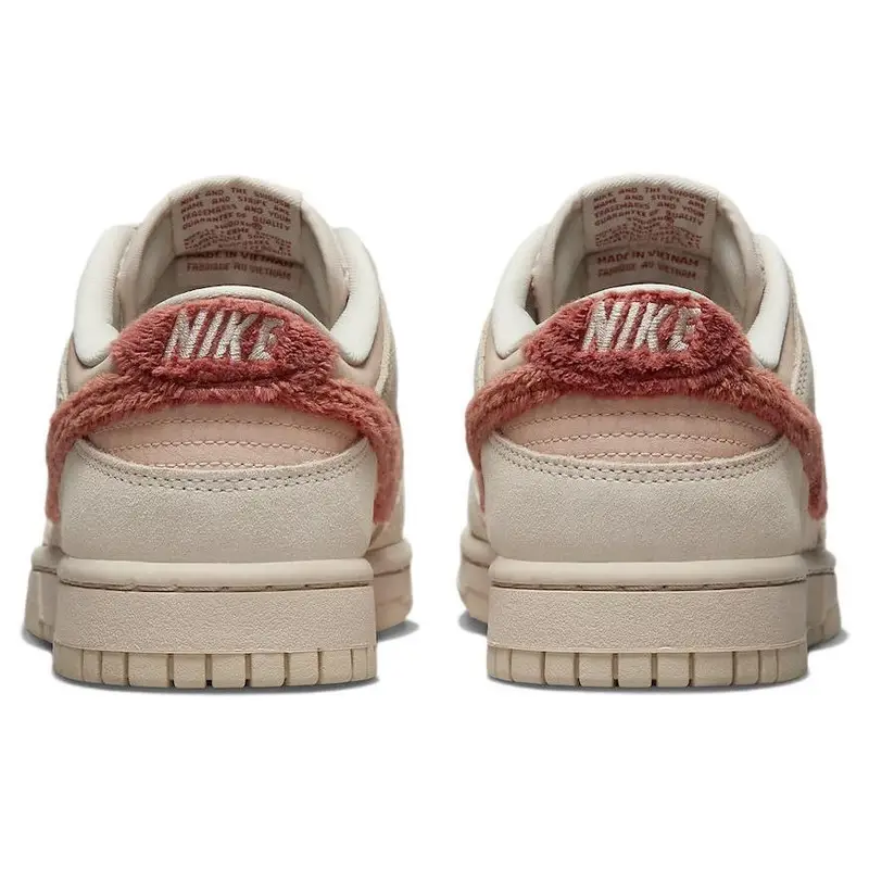 Dunk Low Terry Swoosh Sneakers da Donna Rosa Shimmer Sanddrift DZ4706-200 35 5 miniatura 4