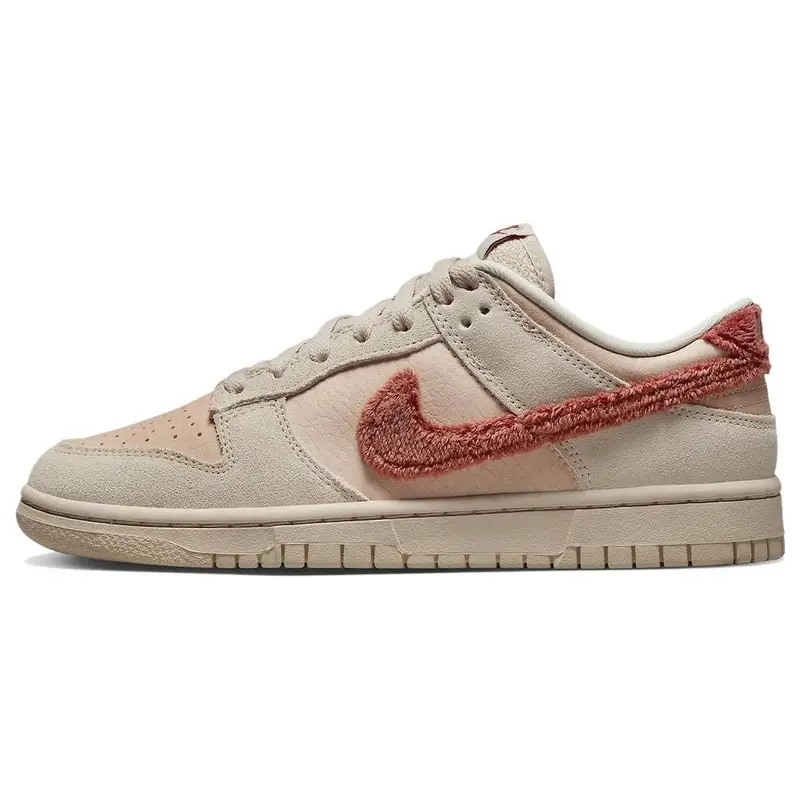 Dunk Low Terry Swoosh Sneakers da Donna Rosa Shimmer Sanddrift DZ4706-200 42 5