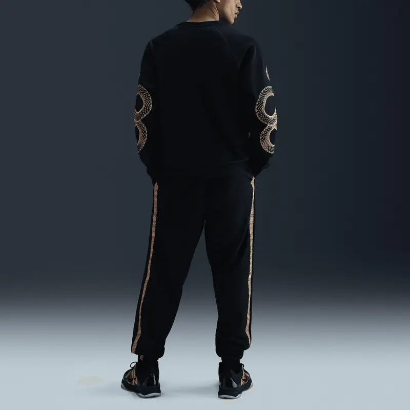 Nike Maglia Girocollo Uomo Nera in Cotone con Dettagli Serpente miniatura 3