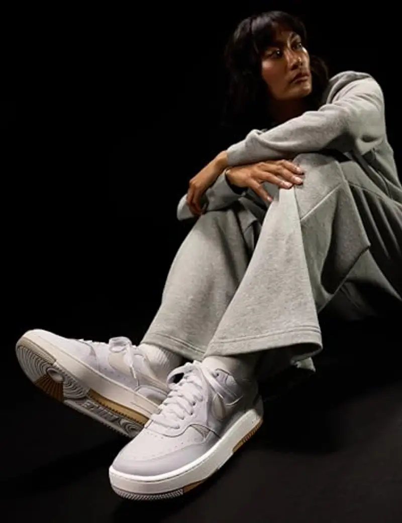 NIKE Gamma Force Women s Shoes, Sneaker Donna, Bianco Rosa Chiaro Beige, 42 EU miniatura 2