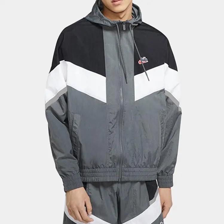 Giacca a vento con cappuccio riflettente Nike Windrunner+ da uomo Grigio CZ0782-068 XL miniatura 3