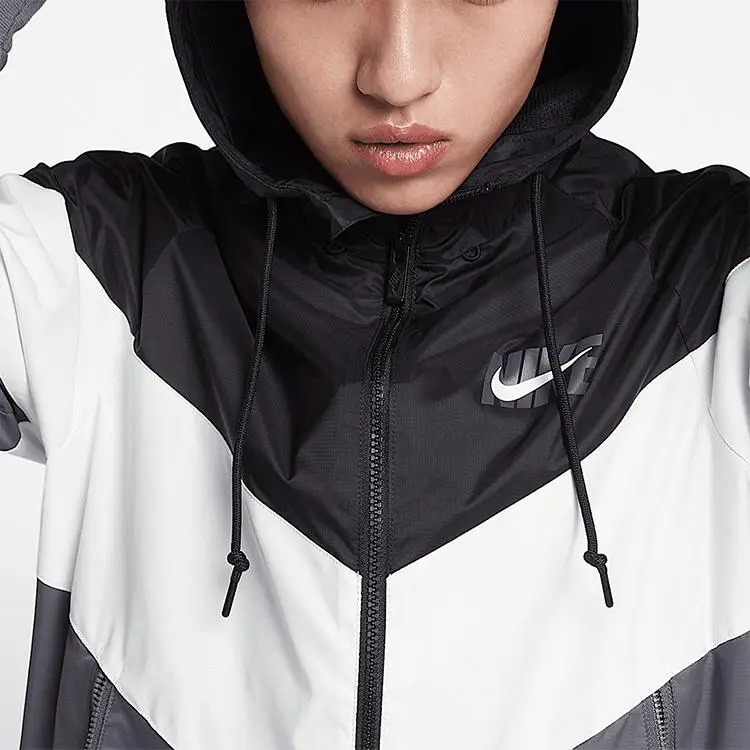 Giacca Antivento Tessuta Nike Windrunner Uomo Giacche Nero Grigio AJ1397-010 XL miniatura 3