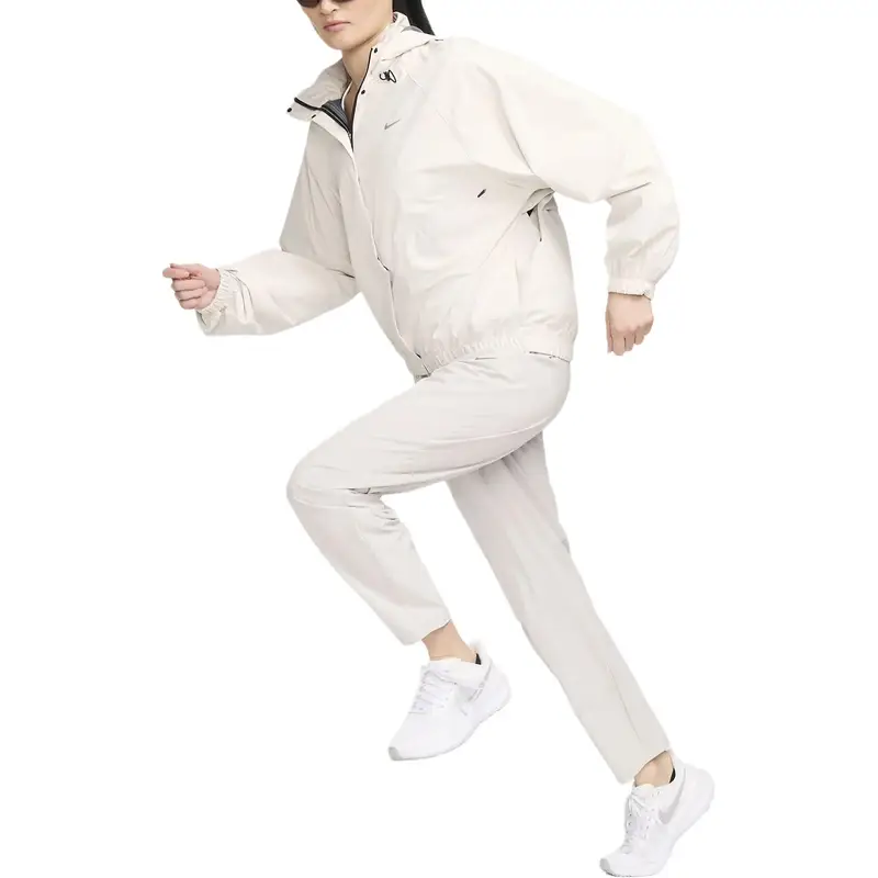 Giacca Casual con Cappuccio e Zip Tinta Unita Nike Storm Fit Swift da Donna Giacche Pietra-Marrone FB7493-104 S miniatura 4