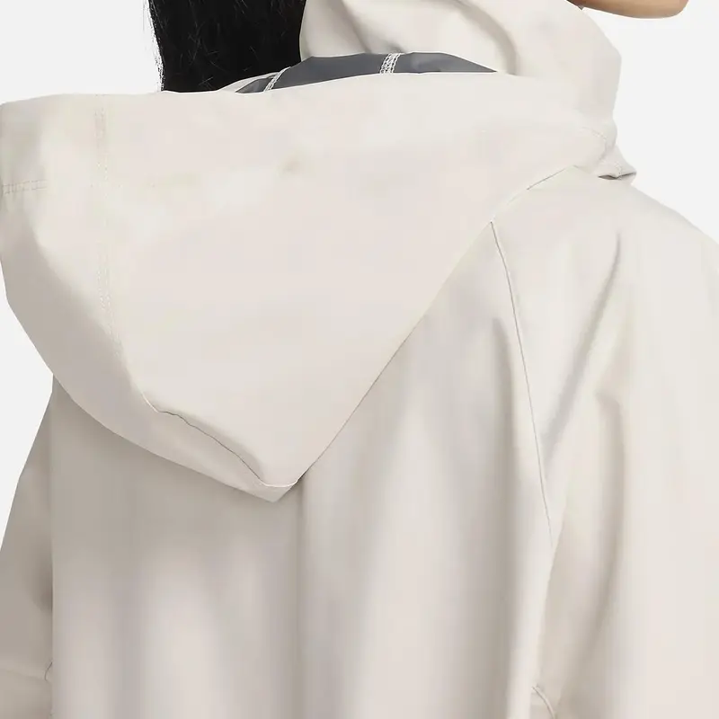 Giacca Casual con Cappuccio e Zip Tinta Unita Nike Storm Fit Swift da Donna Giacche Pietra-Marrone FB7493-104 XS miniatura 5