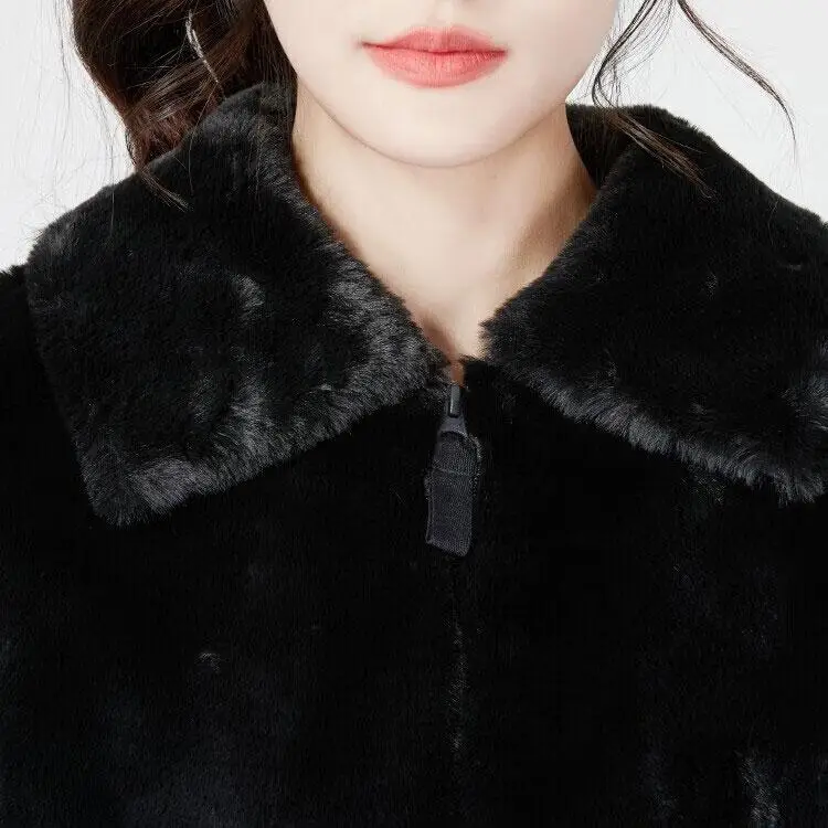 Nike Giacca Lunga in Finta Pelliccia Nera da Donna miniatura 5