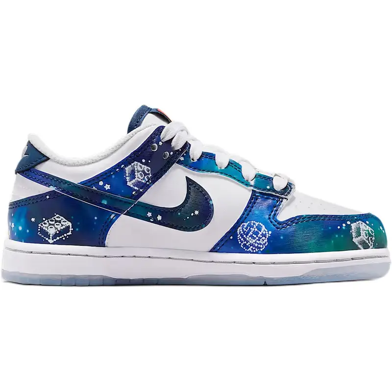 LEGO x Nike Dunk Low PS Galaxy Sneakers per Bambini Blu Bianco Blu Coraggioso IM1447-100 33 5 miniatura 2