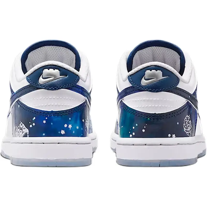 LEGO x Nike Dunk Low PS Galaxy Sneakers per Bambini Blu Bianco Blu Coraggioso IM1447-100 33 5 miniatura 5