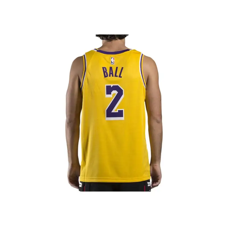 Maglia Swingman NBA Nike, Edizione Los Angeles Lakers Lonzo Ball Maglia da Uomo Gialla AA7099-728 M miniatura 2
