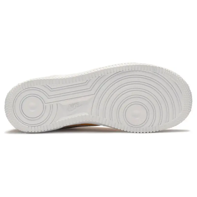 NBA x Nike Air Force 1 Low LV8 GS University Gold Sneakers da Bambino Bianco-Nero BV1248-700 40 miniatura 2