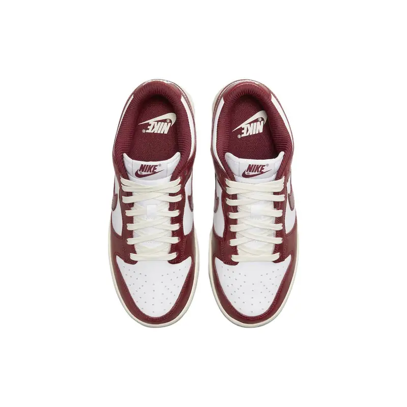 Nuove Nike Dunk Low Prm Vintage Team Red da Donna FJ4555-100 40.5 miniatura 3