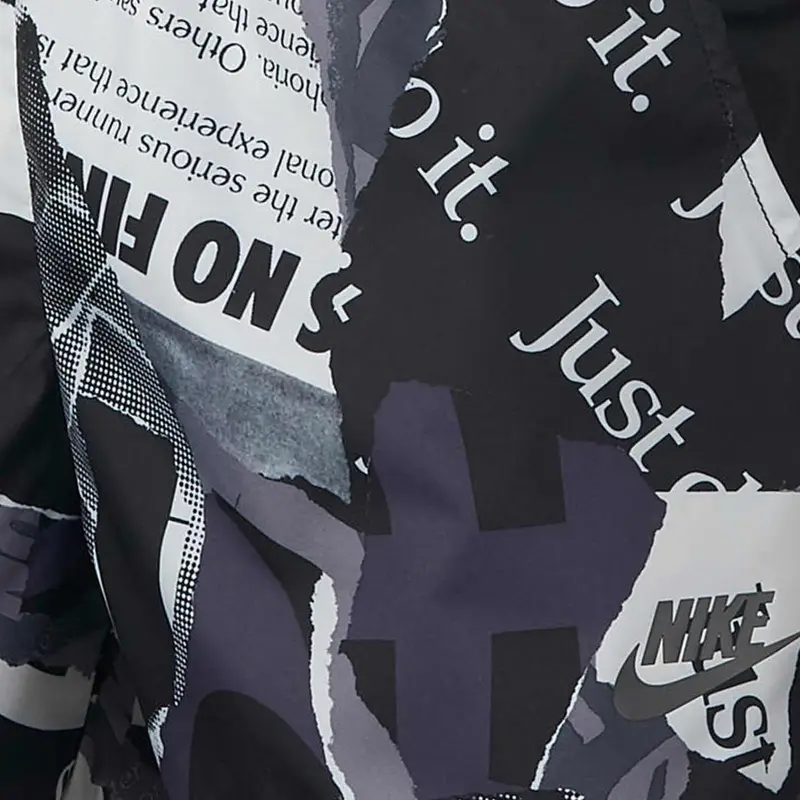 Pantaloncini Casual da Esterno da Donna Nike con Stampa All-Over a Vita Media con Logo del Brand Neri AJ6154-010 S miniatura 3