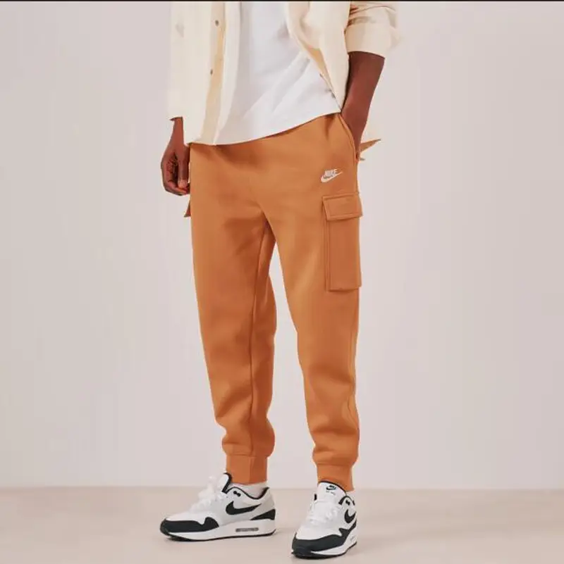 Pantalone uomo nike cargo club fleece - marrone | Nike