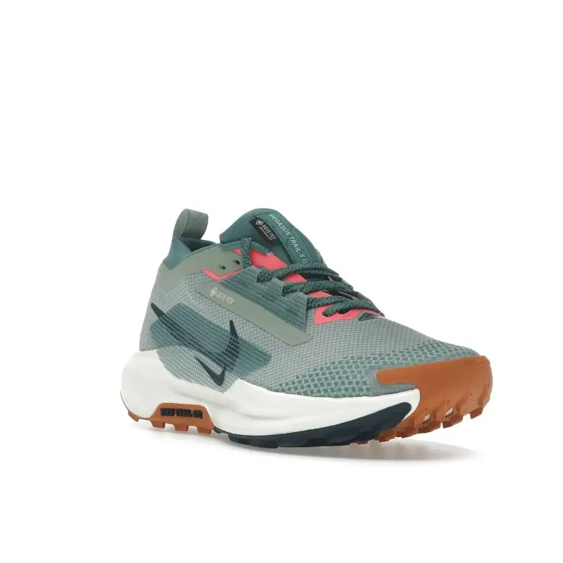 Pegasus Trail 5 GORE-TEX Jade Horizon Sneakers da Uomo Verdi Bicoastal Avorio Pallido FQ0908-300 45 5 miniatura 3